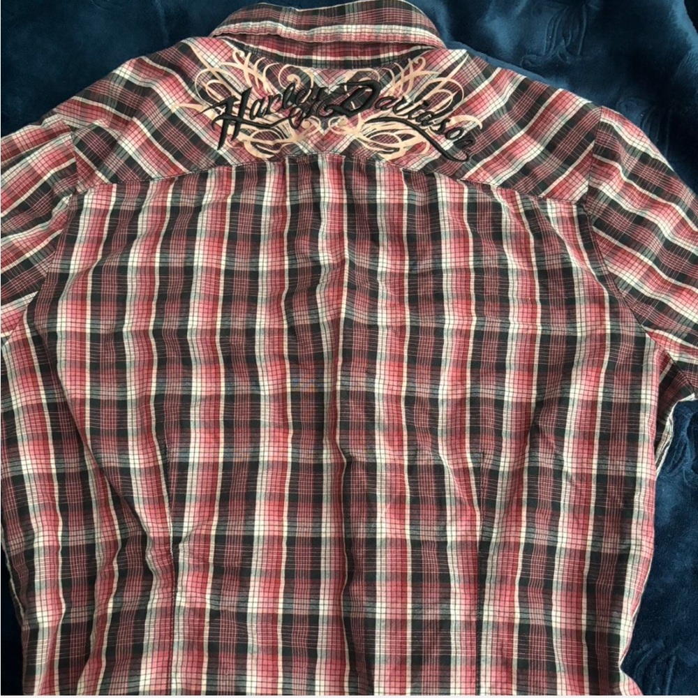 Women’s Y2K Harley-Davidson Pink & Black Plaid Button Up flannel.